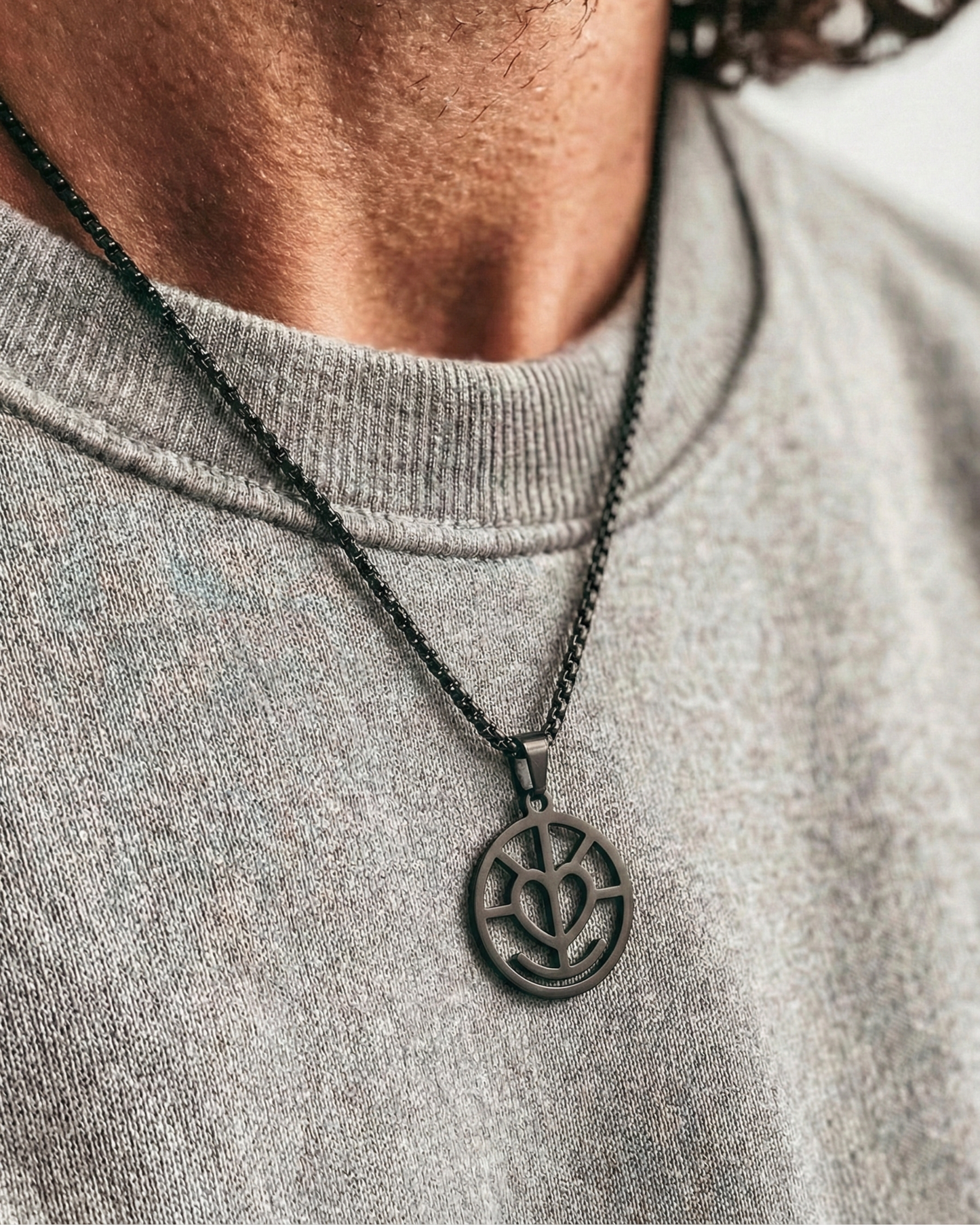 Die Monogramm-Kette für Herren – Jeder Buchstabe, eine Geschichte
